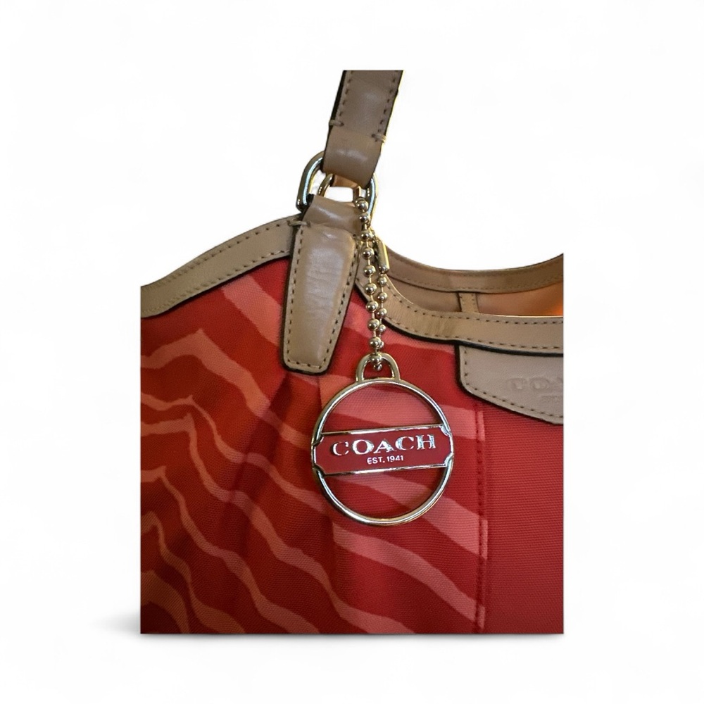 ✨Coach Devin Zebra Print Shoulder Bag F24022 Red Coral Jacquard Tote Rare - Picture 5 of 12